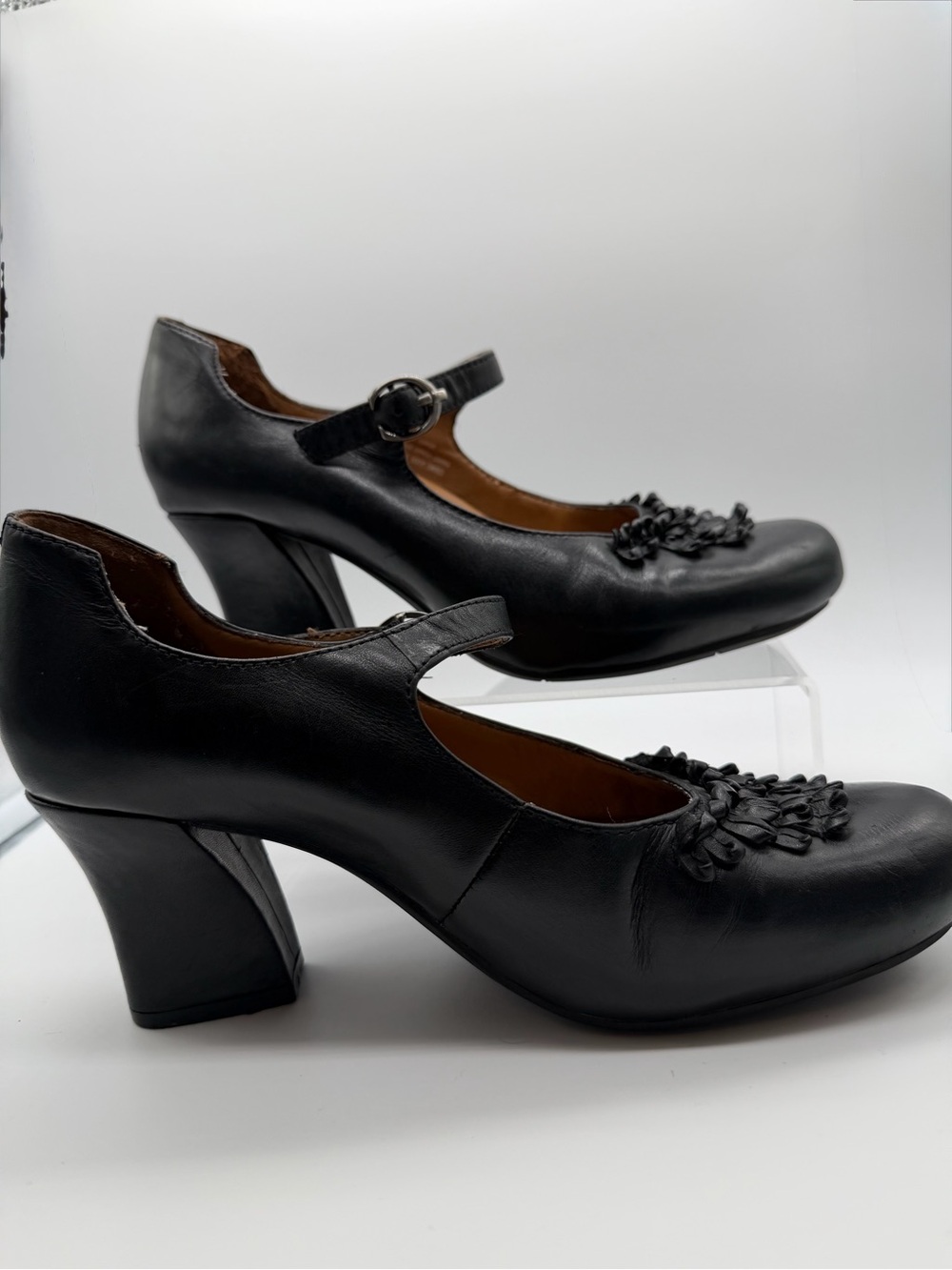 Earthies Shipley Black Mary Jane Heels with Fringe Petal Applique